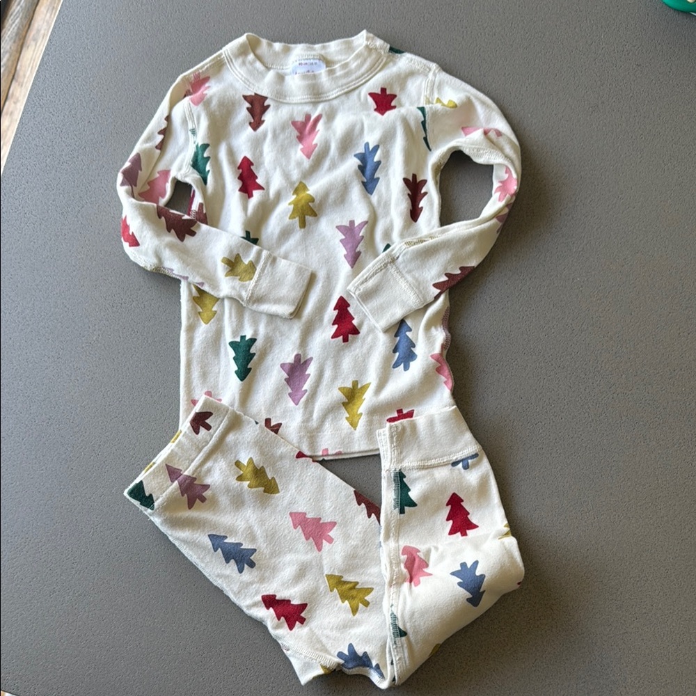 Hanna Andersson Cream and Red Pajama Sets